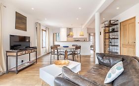 Raisin- appartement familial donnant sur la Sorgue